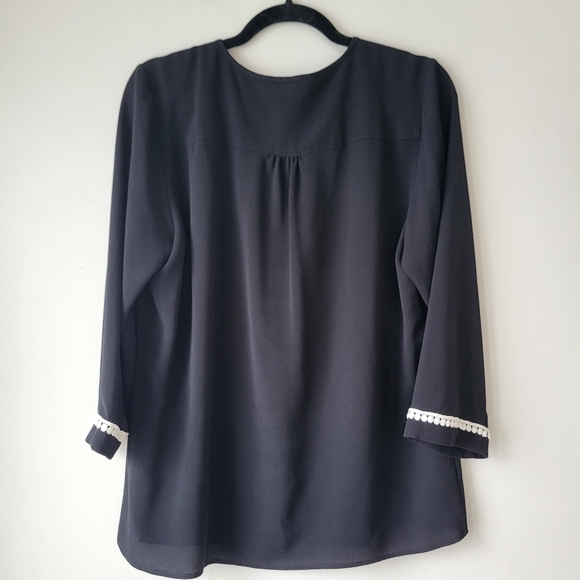 Karl Lagerfeld Black Blouse with White Crochet Accents Sz Large - Picture 4 of 7